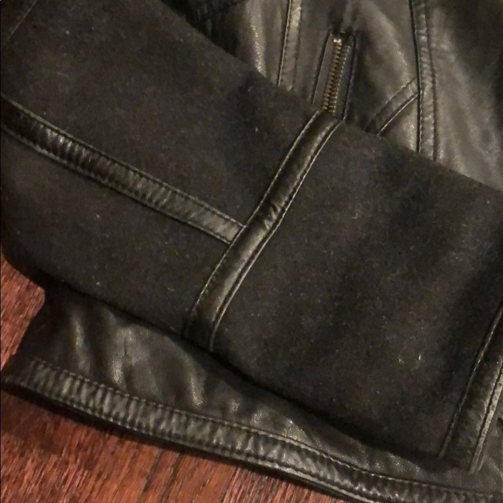 Leather jacket - Picture 2 of 5